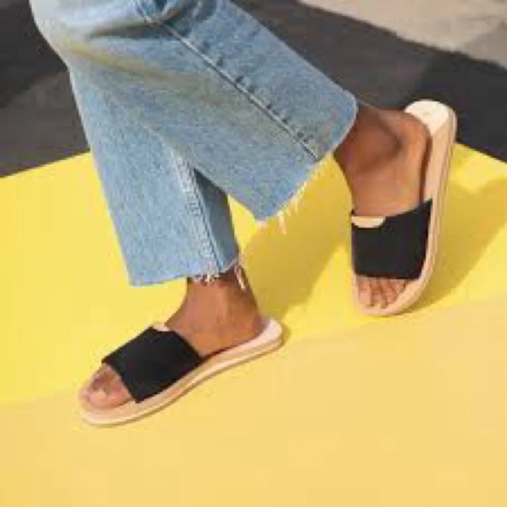 TOMS Women's Carly Slide Sandals Black Size 7 - Picture 2 of 6